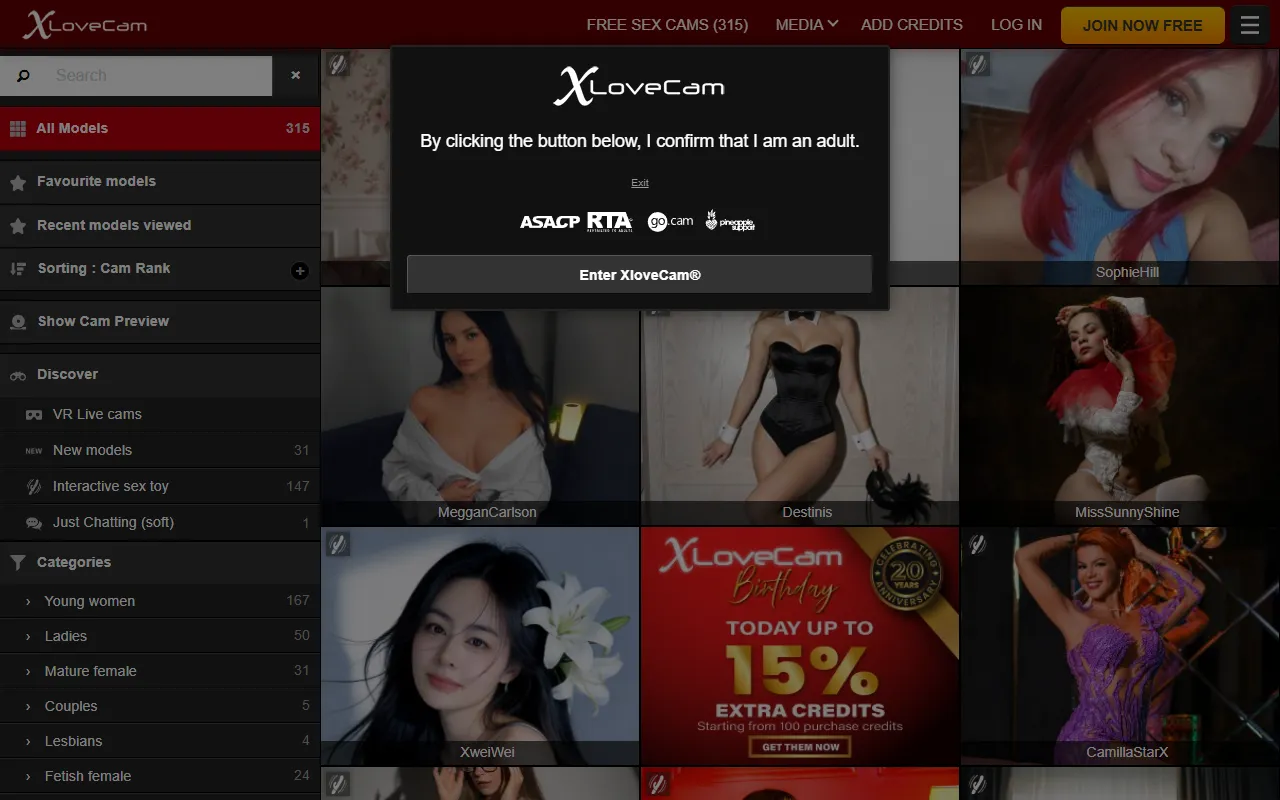 Screenshot of the xLoveCam homepage (xlovecam.com)